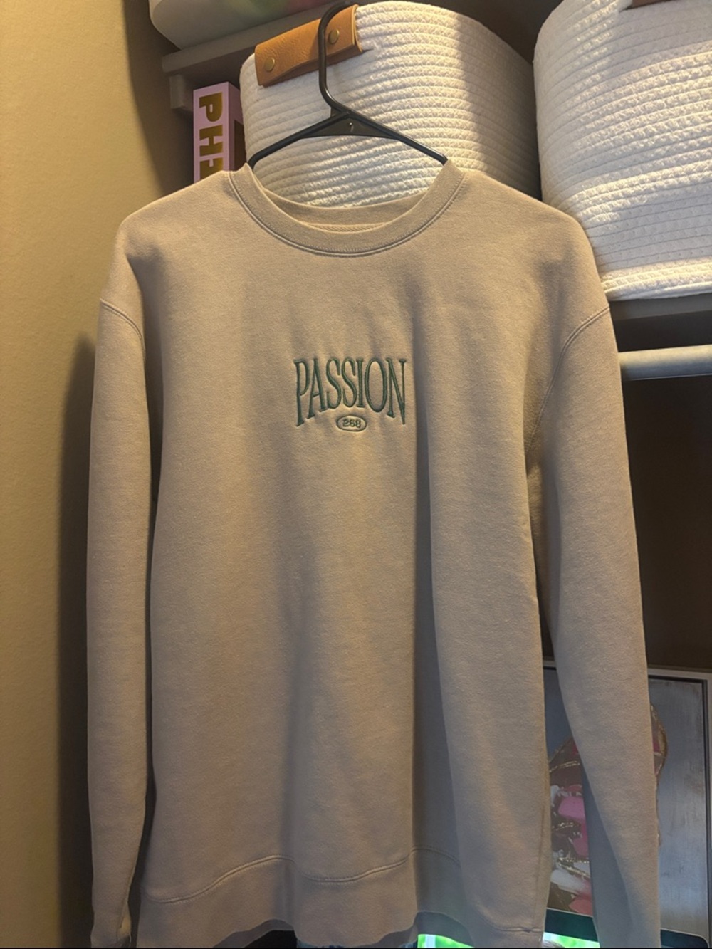 PASSION Crewneck sweatshirt